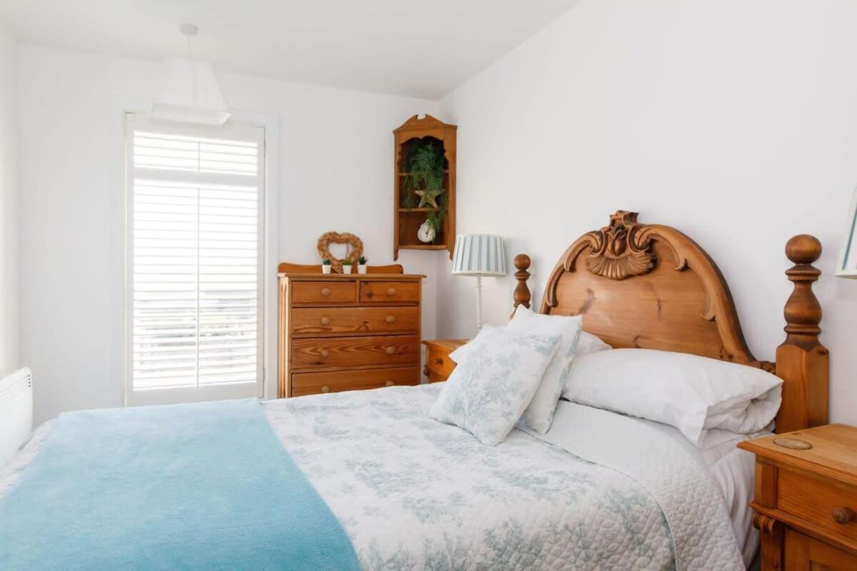 Two Bed Seafront Escape In East Witteringアパートメント エクステリア 写真