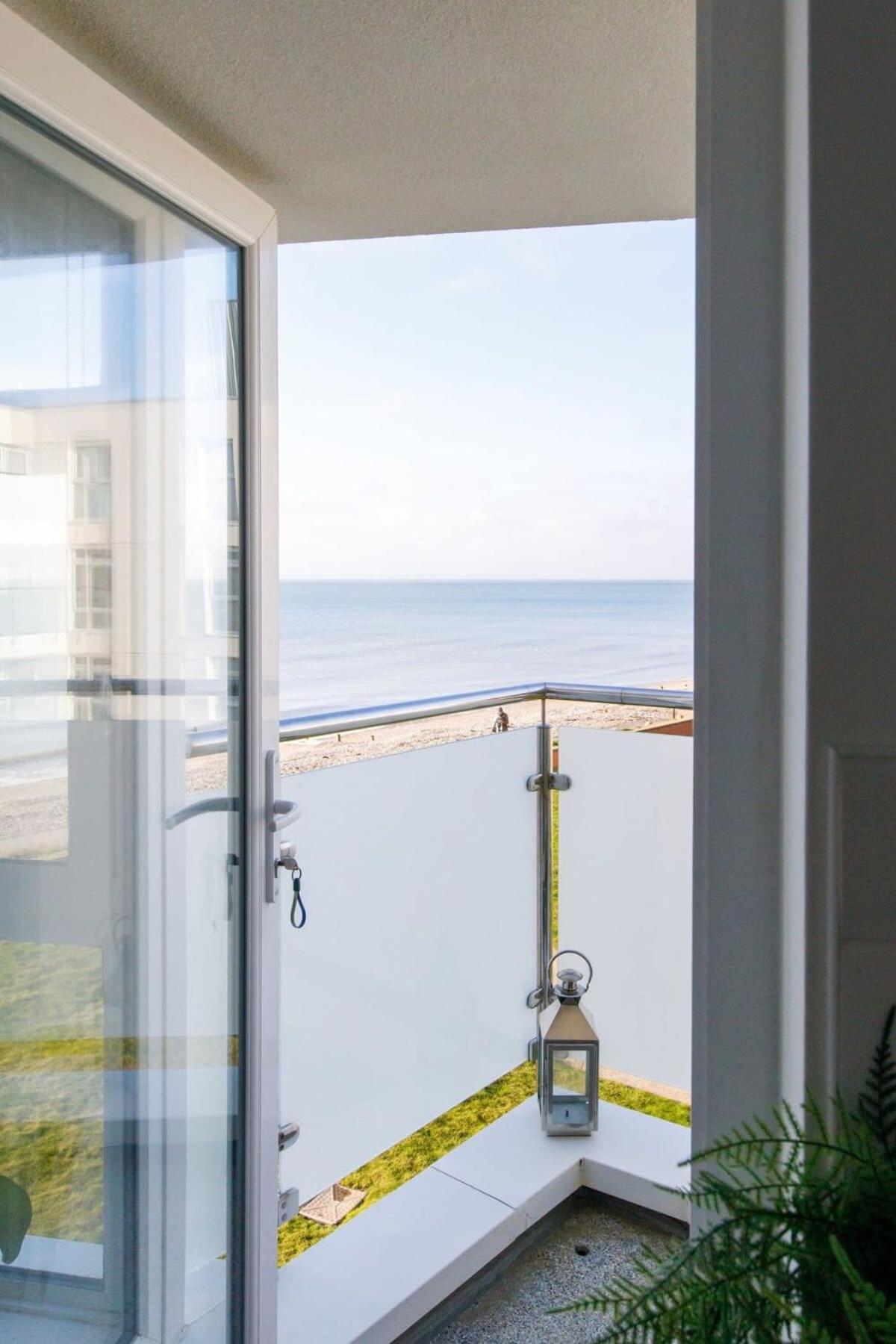 Two Bed Seafront Escape In East Witteringアパートメント エクステリア 写真